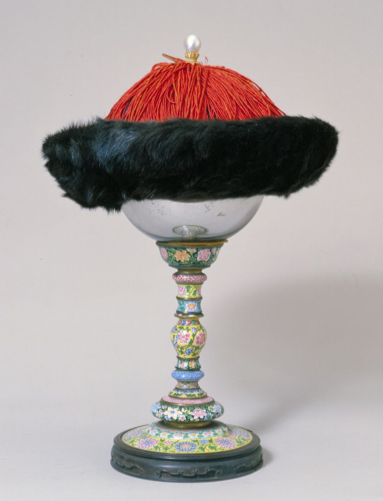 图片[1]-Smoked ermine emperor’s winter auspicious clothing crown-China Archive